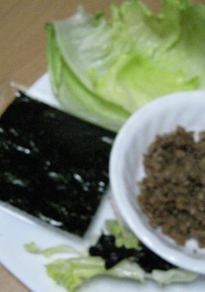 レタスと海苔の肉みそ包み-レシピのメイン写真