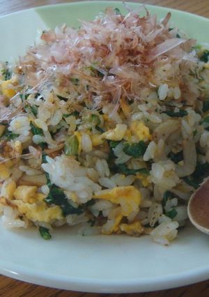節約ランチ★大根葉と鰹節のカルシウム炒飯-レシピのメイン写真