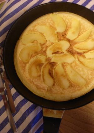 ぐりとぐらのホットケーキ　りんご入り♪-レシピのメイン写真