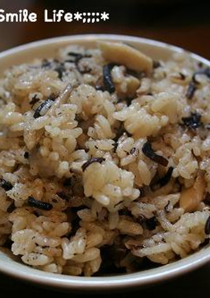 しめじとひじきの炊き込みご飯-レシピのメイン写真