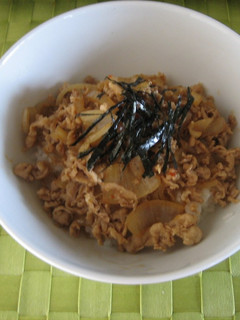 かんたん昼食!ピリ辛豚丼-レシピのメイン写真