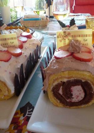 クリスマスに♪ ふわふわロールケーキ-レシピのメイン写真