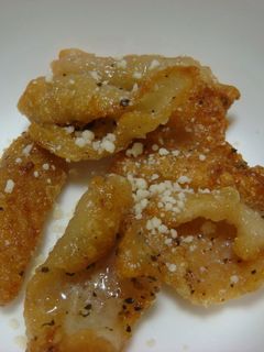 あまった鶏の皮、焼いただけ。 -レシピのメイン写真
