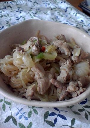小結び白滝と豚肉の炒め煮-レシピのメイン写真