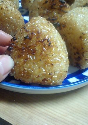 外はカリカリ、中ふわっ★焼きおにぎり-レシピのメイン写真