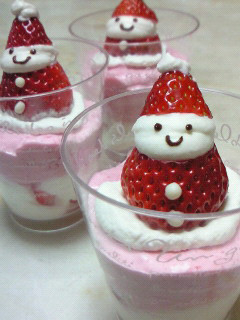 イチゴとヨーグルトのクリスマスムース♪-レシピのメイン写真
