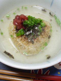 お出汁で美味 ♡ 焼きおにぎり茶漬け-レシピのメイン写真