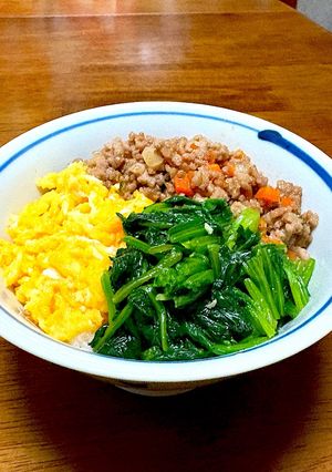万能肉そぼろで♪時短！簡単！三色丼-レシピのメイン写真