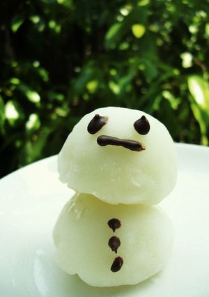 雪だるま。。。なホワイトチョコ大福❄-レシピのメイン写真
