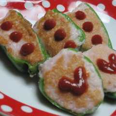 รูปของ ふわふわ☆ピーマンの魚肉ソーセージ詰め☆