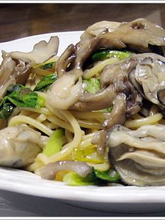 牡蠣と舞茸、小松菜のパスタ-レシピのメイン写真