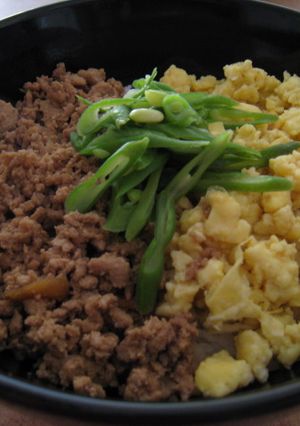 おうちご飯もお弁当にも♪三色そぼろ丼❀-レシピのメイン写真