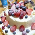 クリスマスにふわふわの苺ケーキ