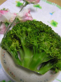 ブロッコリーはレンジで【丸ごと】だよ♪-レシピのメイン写真