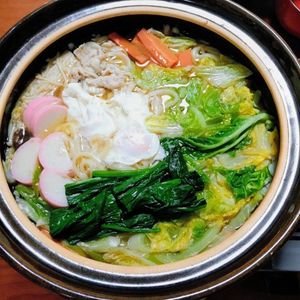 野菜たっぷり法蓮草豚バラ白菜鍋焼きうどん鍋！簡単