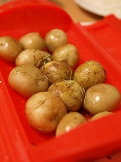 ルクエで新じゃがのローズマリー蒸し-レシピのメイン写真
