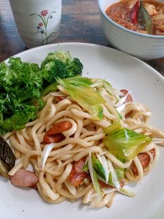 ウルイ醤油マヨネーズ焼き春うどん-レシピのメイン写真