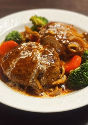 簡単！家の調味料で絶品♪煮込みハンバーグ-レシピのメイン写真