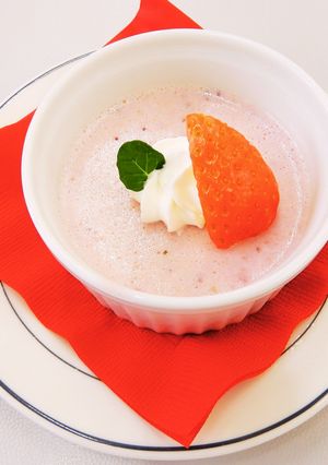 栄養士の卵考案☆いちごミルクプリン-レシピのメイン写真