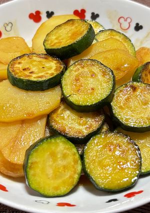 ズッキーニとじゃがいも🥔の甘辛煮😃-レシピのメイン写真