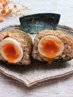 かつお香る半熟卵したたるおにぎり-レシピのメイン写真