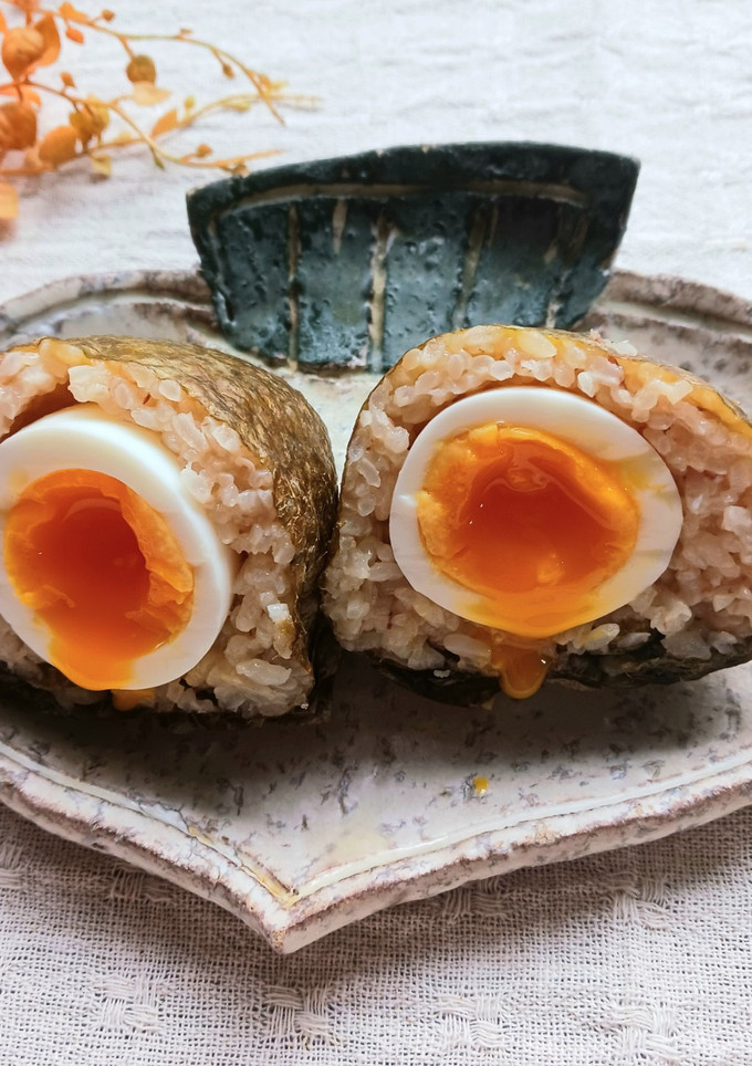 かつお香る半熟卵したたるおにぎり-レシピのメイン写真