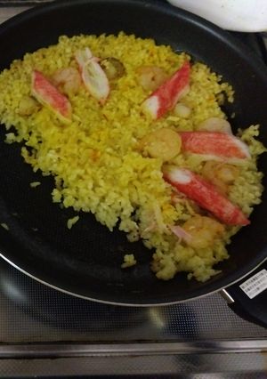 S&Bパエリアの素で☆節約カニカマが美味!-レシピのメイン写真