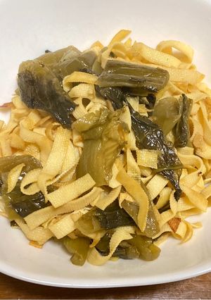 常備菜に！豆腐皮の高菜漬け炒め-レシピのメイン写真