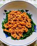 簡単ランチ！法蓮草と新玉ねぎの豚丼