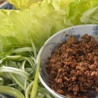 基本からアレンジまで！思わずつくりたくなる「肉味噌レタス」のレシピ