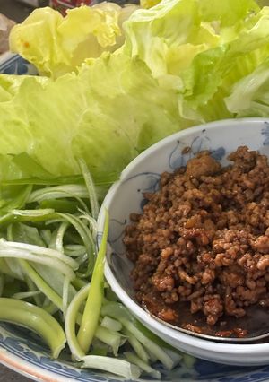 長ネギと楽しむ！中華風肉味噌レタス包み😋-レシピのメイン写真