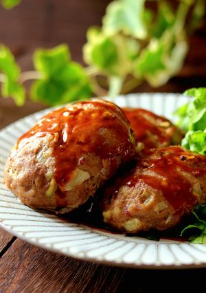 え?サツマイモ入り?naハンバーグ☆-レシピのメイン写真
