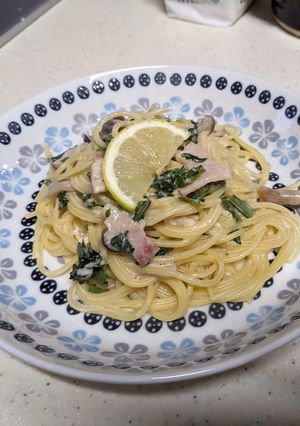 しめじと春菊のレモンクリームソースパスタ-レシピのメイン写真