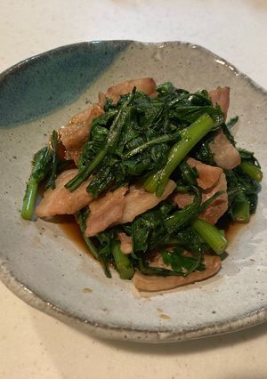 豚バラと春菊のサッと炒め-レシピのメイン写真