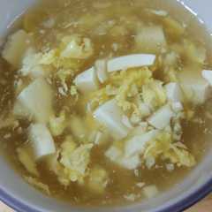 รูปของ たまごと豆腐のスープ