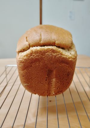 HBで、全粒粉と味噌の食パン-レシピのメイン写真