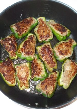 ピーマンの肉詰め♪簡単レシピ冷え性に-レシピのメイン写真