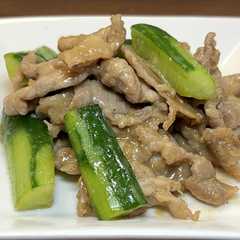 A picture of 豚肉ときゅうりのみそ炒め.