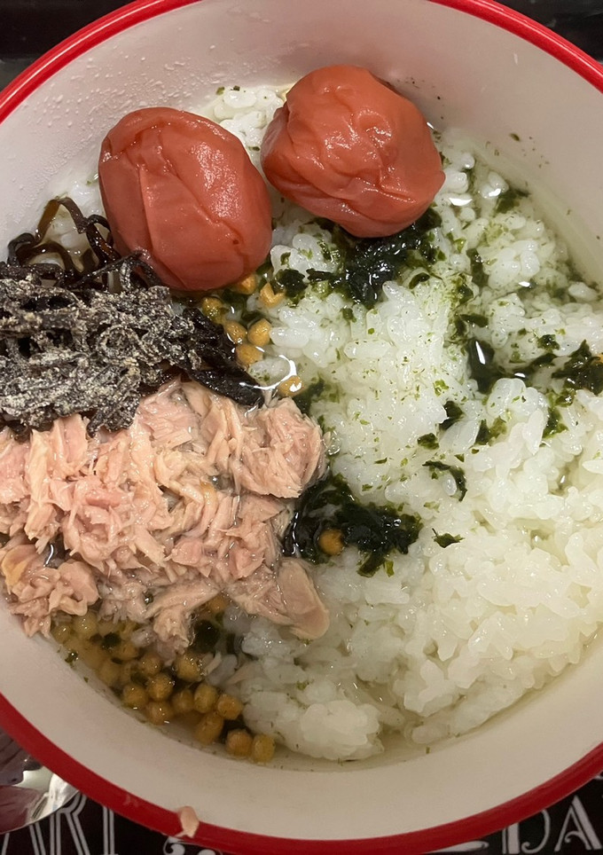 梅干しとツナと塩昆布のお茶漬け-レシピのメイン写真