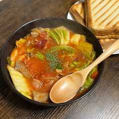 รูปของ 鶏もも肉と白菜のトマト煮込み