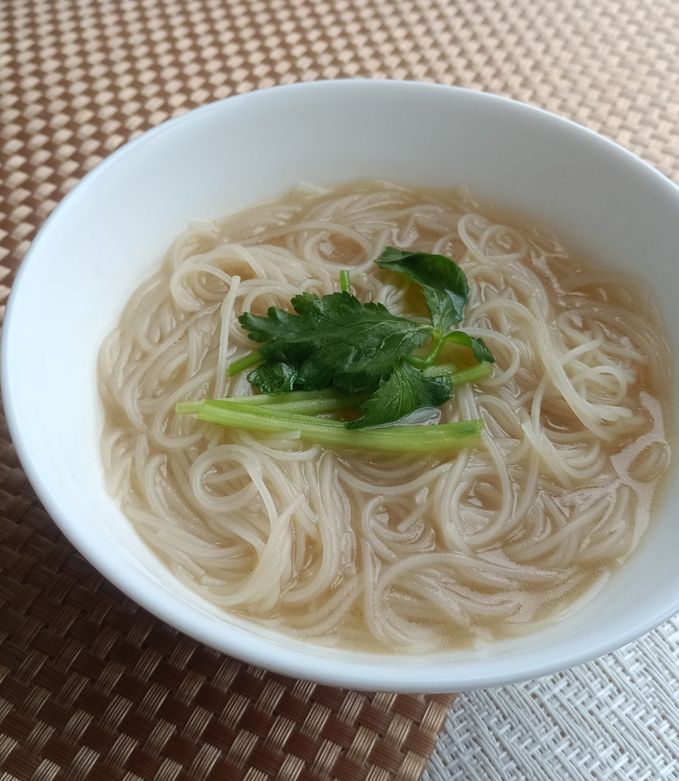 風邪の時は温かスープでビーフン麺-レシピのメイン写真