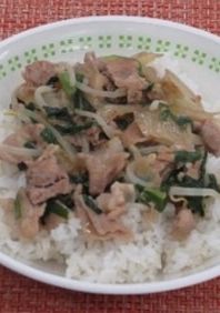 (学校給食)野菜入りスタミナ丼-レシピのメイン写真