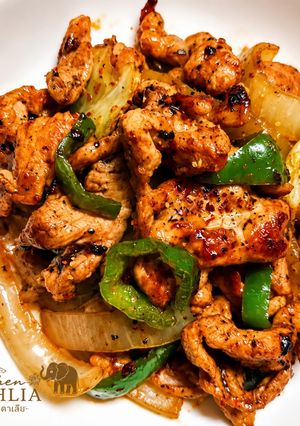 🇹🇭タイ風！豚×玉ねぎ🫑炒め🔥酒沼オツマミ-レシピのメイン写真