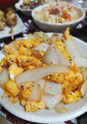 卵と玉ねぎの黒胡椒炒め※簡単おつまみ副菜-レシピのメイン写真