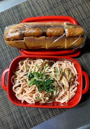 10/24ﾖｯﾁｬﾝ☆明太子パスタとホットドッグ-レシピのメイン写真