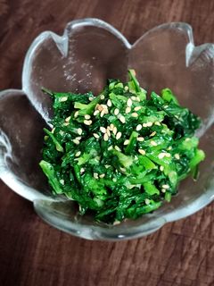 プラス1品☆春菊の胡麻味噌和え-レシピのメイン写真