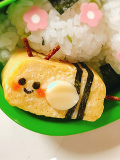 お弁当に!可愛いハチの卵焼き-レシピのメイン写真