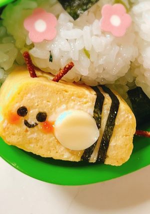 お弁当に!可愛いハチの卵焼き-レシピのメイン写真