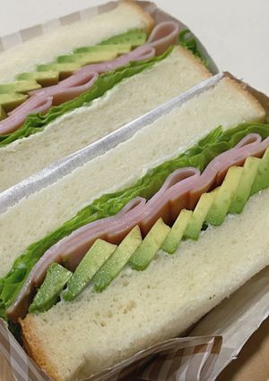 ハムとアボカドのサンドイッチ-レシピのメイン写真