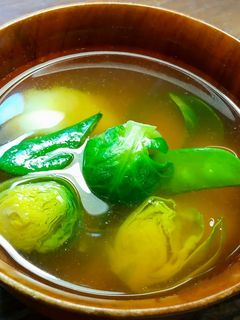 芽キャベツと絹さやとじゃがいものお味噌汁-レシピのメイン写真
